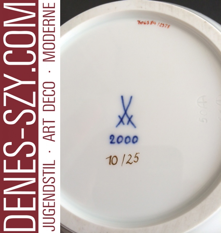 vaso moderna in porcellana di Meissen con fiori a palla di neve