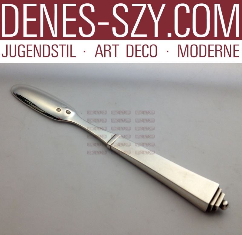 CUILLÈRE DE MOELLE, modèle: PYRAMIDE # 15, Conception: Harald Nielsen 1927, Exécution: Georg Jensen orfèvres, Copenhague 1920, marque trois tourelles, argent sterling