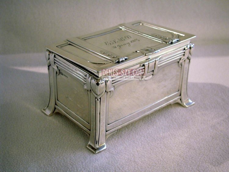 Boîte à sucre Art Nouveau, Conception: Atelier design 1900, Exécution: Peter Bruckmann et Soehne Silberwarenfabrik, Heilbronn, Allemagne vers 1900, Argent 925