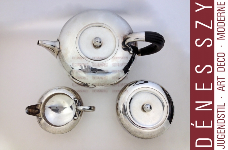 Service à thé Art Déco # 787, 3 pièces, Conception: Johan Rohde vers 1930, Georg Jensen orfèvres, Copenhague 1925-32 (théière) et 1933-44 (sucre et crème), argent sterling