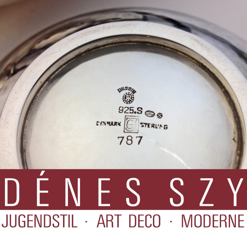 Service à thé Art Déco # 787, 3 pièces, Conception: Johan Rohde vers 1930, Georg Jensen orfèvres, Copenhague 1925-32 (théière) et 1933-44 (sucre et crème), argent sterling