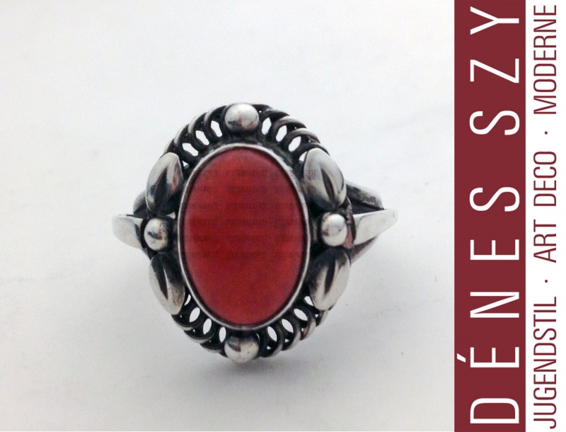 Bague en argent sterling avec CORAIL # 1A, Conception: Georg Jensen vers 1904-1906, Exécution: Georg Jensen orfèvres, vers 1950 Copenhague, Danemark, argent sterling