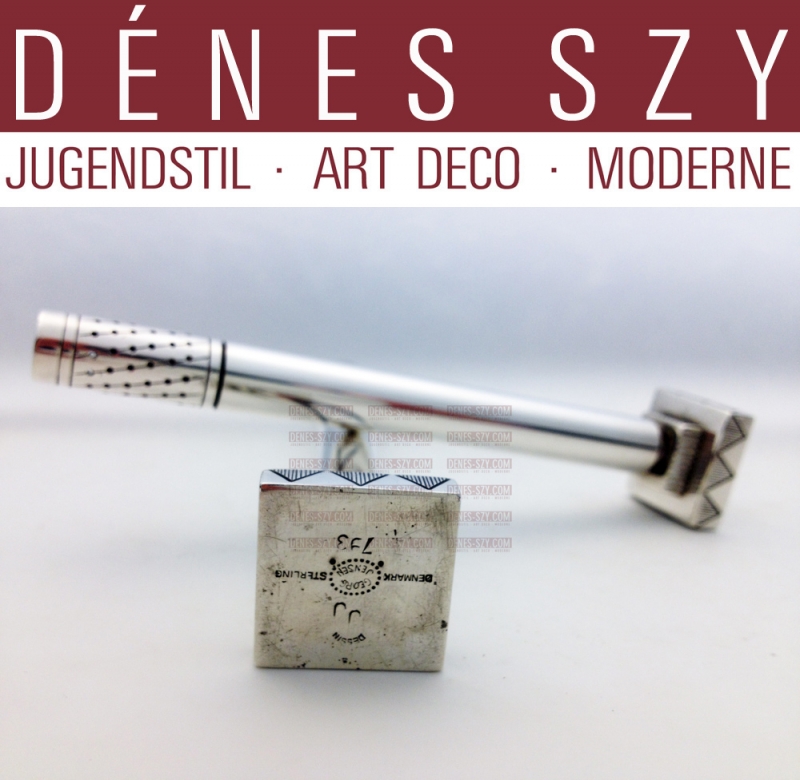 Ensemble d'épices, Salière et poivrière et pot de moutarde, Motif: "Skyscraper" # 793, Conception: Jorgen Jensen (Jörgen Jensen) 1936, Exécution: les orfèvres Georg Jensen, Copenhague 1933-44 (moutarde) et environ 1950 (sel et poivre) Danemark, Argent sterling, argent 925