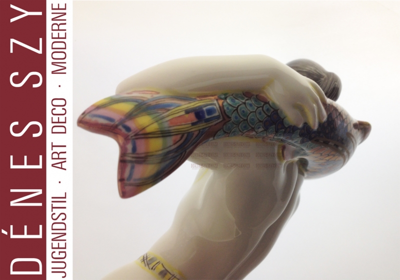 Figurine en porcelaine Art Nouveau, japonaise avec poisson du "train des noces", Exécution: KPM Berlin 1911, Conçu par Adolph Amberg 1904/05. Première formation du KPM Berlin de septembre 1908 à octobre 1910, Porcelaine avec peinture ART DECO exceptionnelle