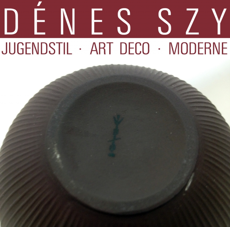 Spherical vase, basalt china, Design: Trude Petri 1937, Execution: State Porcelain Manufactory Berlin, KPM Berlin, Germany