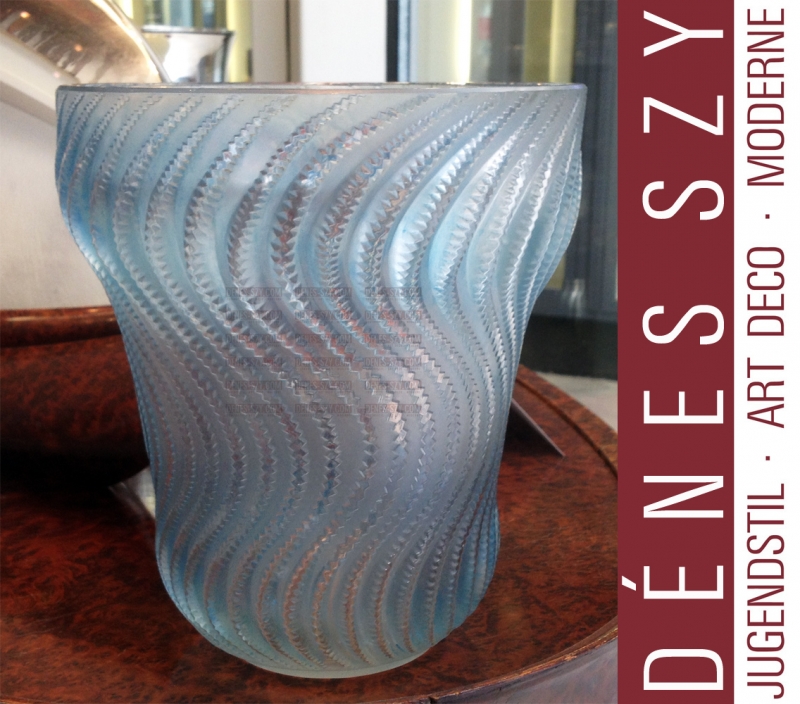 Lalique France Vase ACTINIA, 1934 RENE LALIQUE