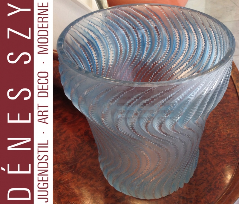 Lalique France Vase ACTINIA, 1934 RENE LALIQUE