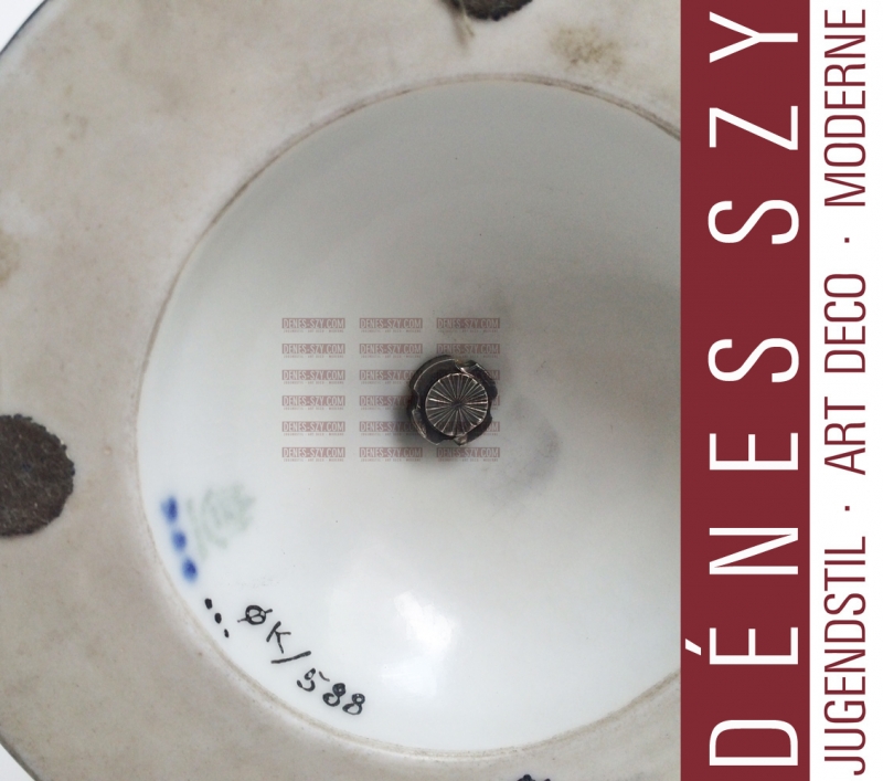 Georg Jensen, Bing et Grondahl, chandeliers en argent et porcelaine, chandelier 4001, Création: Harald Nielsen, Exécution: Georg Jensen, Orfèvrerie Copenhague Danemark 1933-44, Argent sterling et porcelaine faits à la main