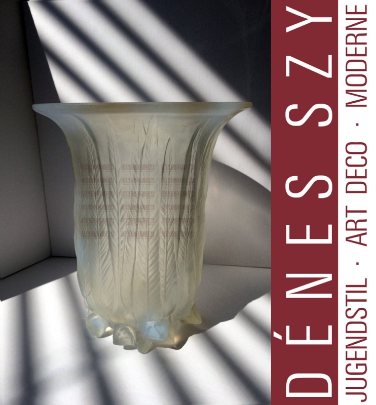 Rene Lalique ART DECO Vaso in vetro cristallo EUCALYPTUS da 1925, Modello No. 936 vetro cangiante
