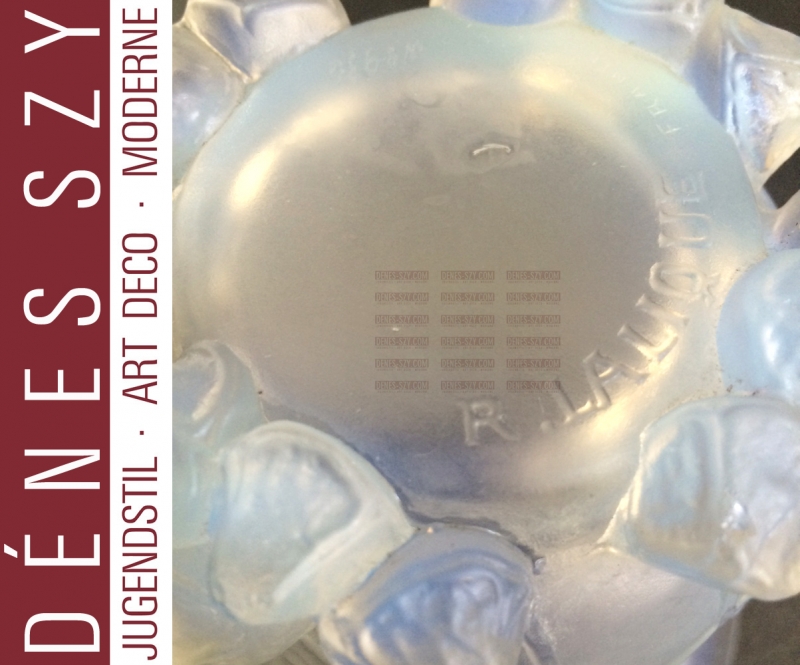 Rene Lalique ART DECO Vaso in vetro cristallo EUCALYPTUS da 1925, Modello No. 936 vetro cangiante