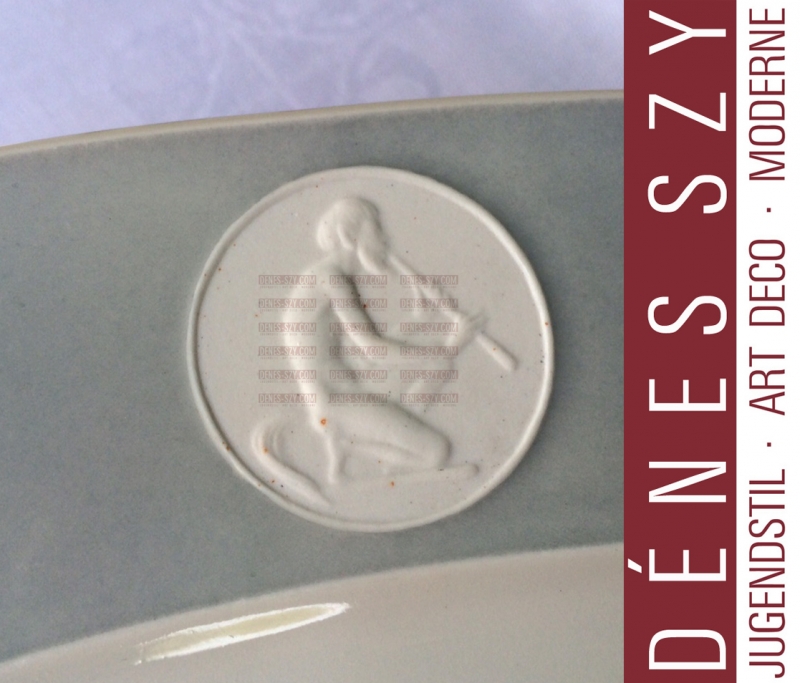 piatto medio da servire in porcellana di Berlino modello Arkadia versione grigia