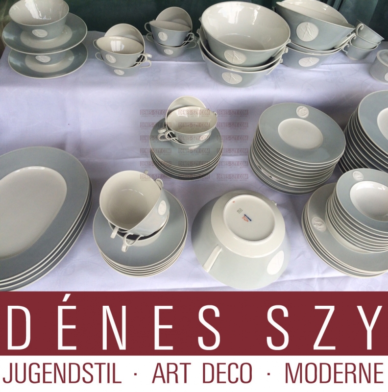 Service en porcelaine pour 10 personnes motif 'Arkadia' en gris, Design : Trude Petri, Siegmund Schütz 1938, KPM Berlin, Allemagne, zone américaine, 1940s