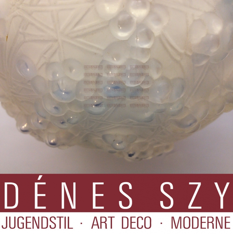 Lalique France Vaso DRUIDE in vetro da stampo di 1924