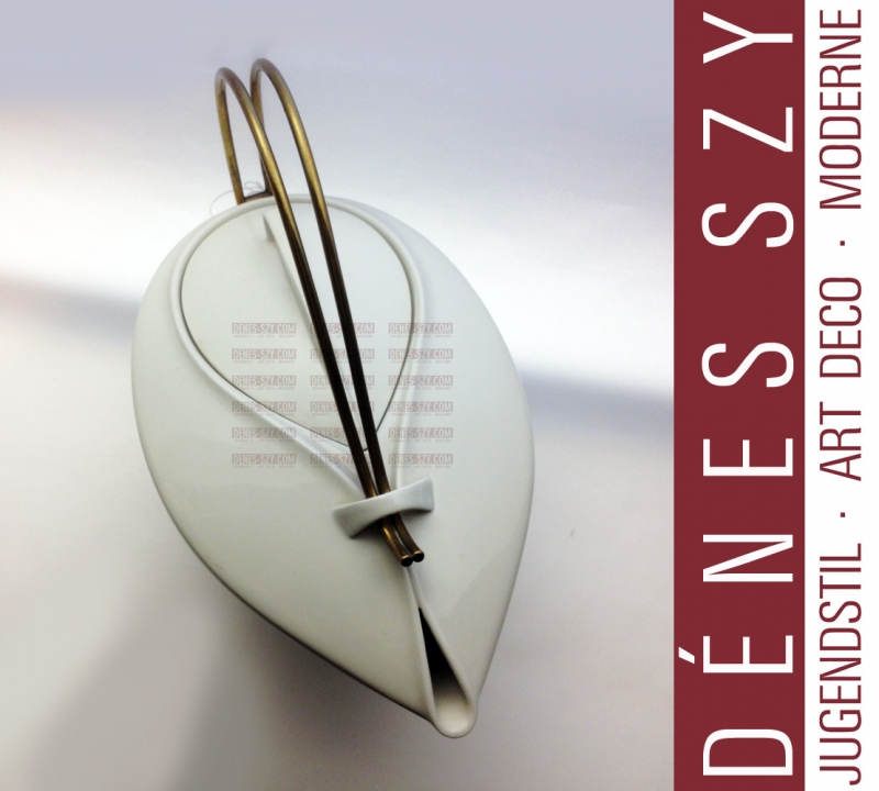 Teapot from the ORANGERIE tea service with metal handle, Design: Siegmund Schütz 1954, Execution: KPM Berlin, Selb 1954!, Mid Century Modern Design 50s, Space Age