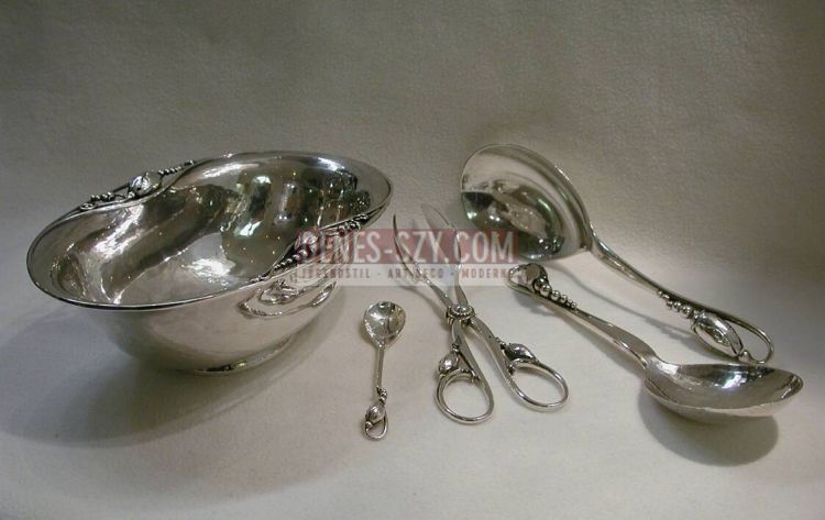 Bol de chocolat, bol de service #2, Conception: Georg Jensen vers 1904, Exécution: Georg Jensen orfèvres, Copenhague 1950, Danemark, Argent sterling, argent 925