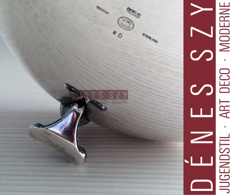 Grande théière, Motif Magnolia # 84, Conception: Georg Jensen 1905, Exécution: les orfèvres Georg Jensen, Copenhague environ 1950, Danemark, argent sterling