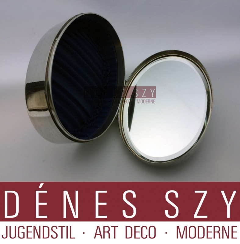 Boite à bijoux Art Nouveau Georg Jensen # 79 AD, conçu vers 1915, Georg Jensen Silversmith Copenhagen 1933-44, Danemark Argent sterling, miroir intérieur et doublure en soie