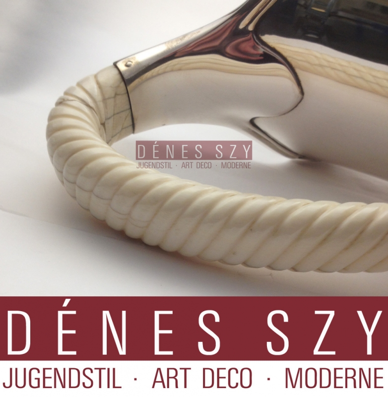 Grande carafe à vin Art Déco en argent avec poignée, Conception et réalisation: société WOLFERS FRÈRES, Bruxelles / Bruxelles Belgique vers 1915/1920, Argent 835 avec poignée en os