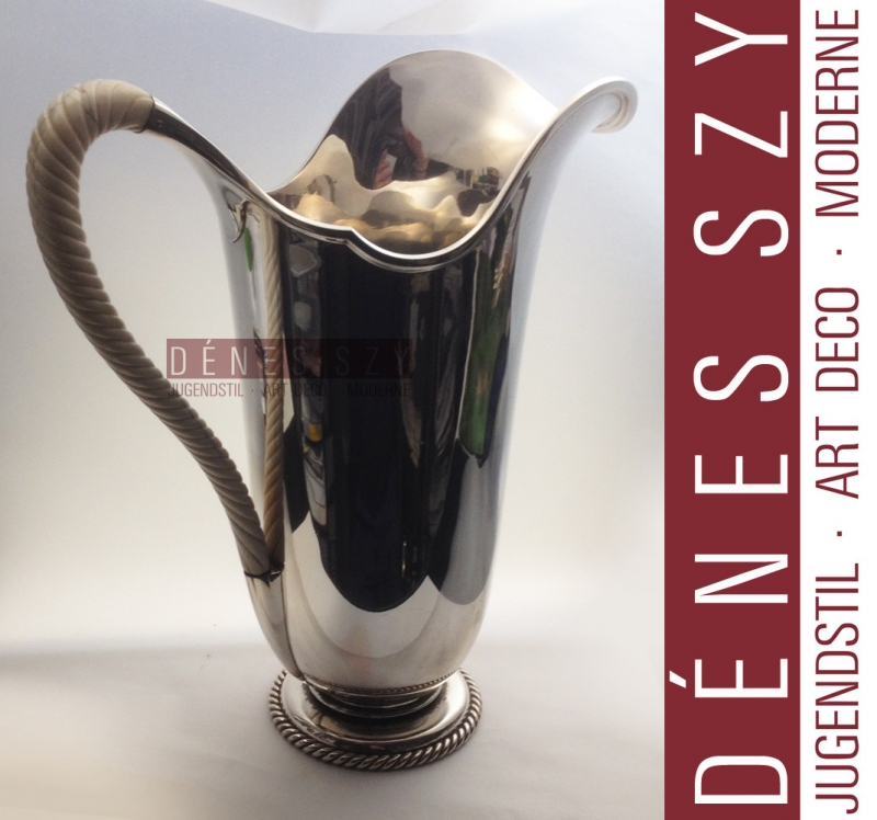 Grande carafe à vin Art Déco en argent avec poignée, Conception et réalisation: société WOLFERS FRÈRES, Bruxelles / Bruxelles Belgique vers 1915/1920, Argent 835 avec poignée en os