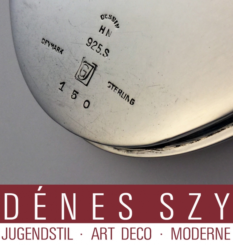 vassoio ovale 150 in argento Sterling di Georg Jensen collezione piramide