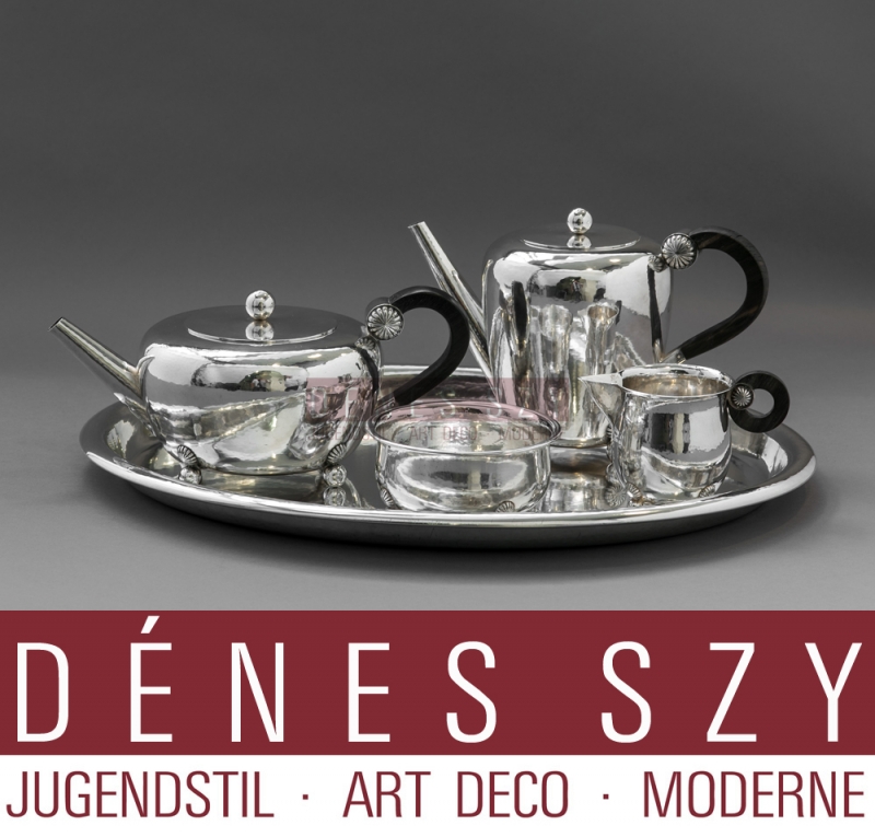 Service à thé/café cinq pièces avec plateau, Design: Paula Straus, Exécution: P. Bruckmann and Sons, Heilbronn, Allemagne vers 1930