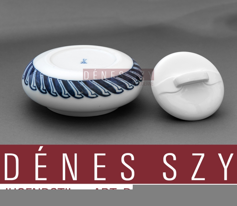 Henry van de Velde, Whiplash Meissen porcelain sugar box