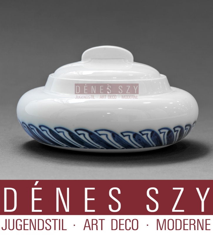 Henry van de Velde, Whiplash Meissen porcelain sugar box