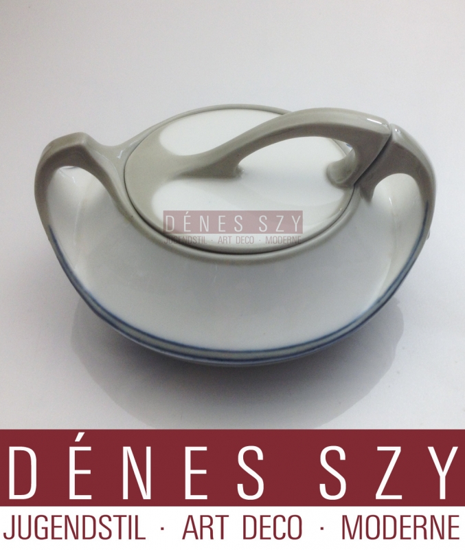 Meissen German Art Nouveaus porcelain sugar box by O. E. Voigt