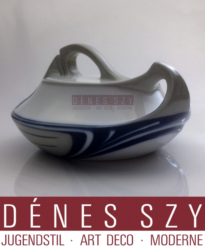 Meissen German Art Nouveaus porcelain sugar box by O. E. Voigt