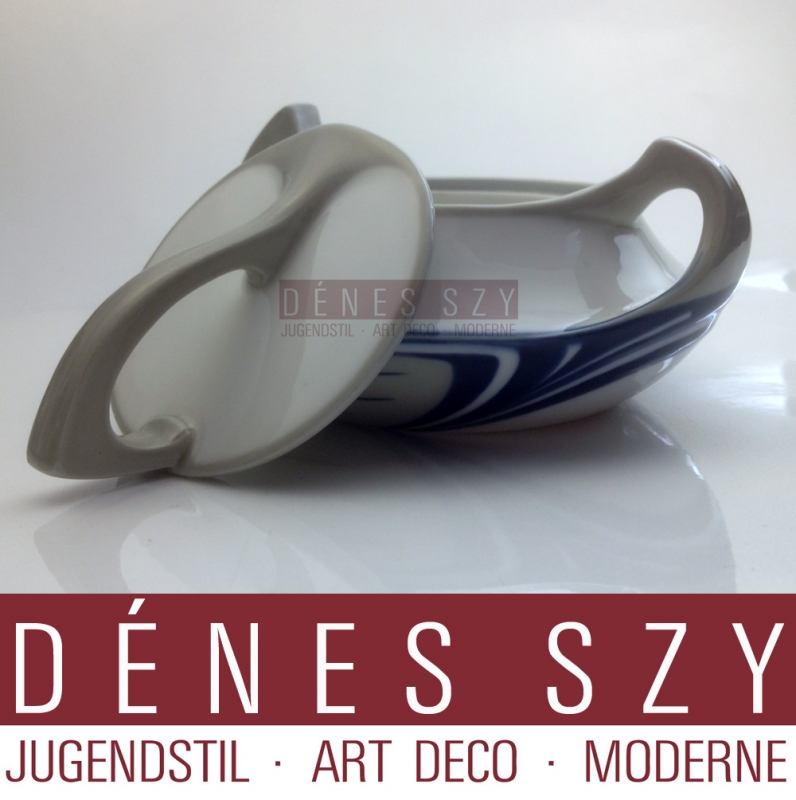 Meissen German Art Nouveaus porcelain sugar box by O. E. Voigt