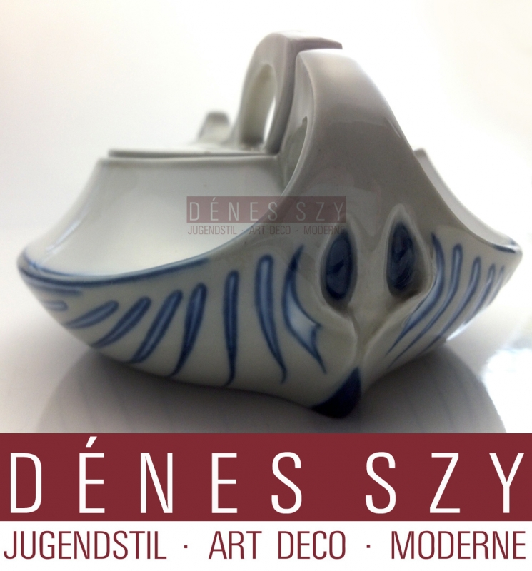 Meissen German Art Nouveaus porcelain sugar box by O. E. Voigt