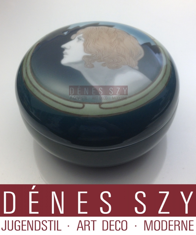 Meissen Art Nouveau Porcelain XXL covered Box Mariane Hoest 1900