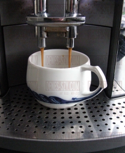 Henry van de Velde, Meissen Art Nouveau porcelain, whiplash, coffee cup