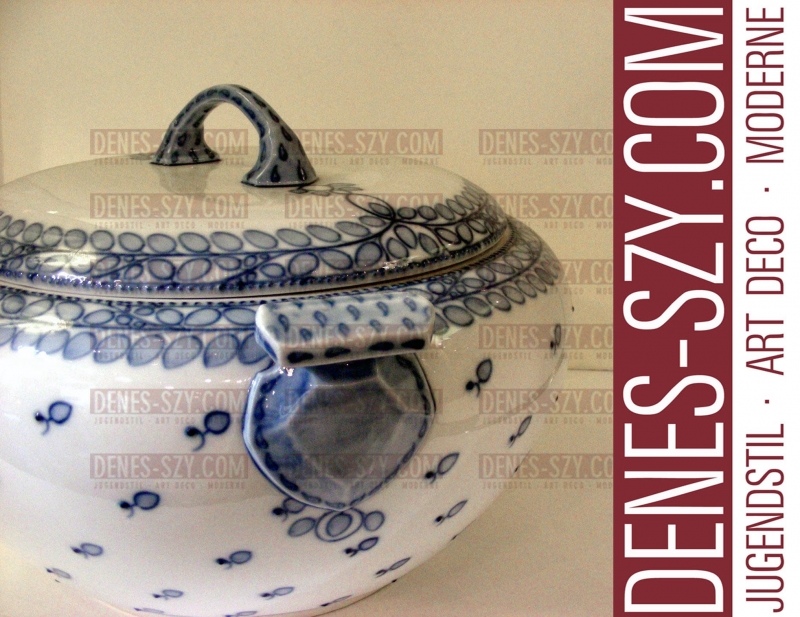 Terrine, terrine à grand couvercle, Porcelaine Art Nouveau Meissen, Motif Riemerschmid / panicule bleue, Exécution: manufacture de porcelaine d'État Meissen 1905-1910. Allemagne