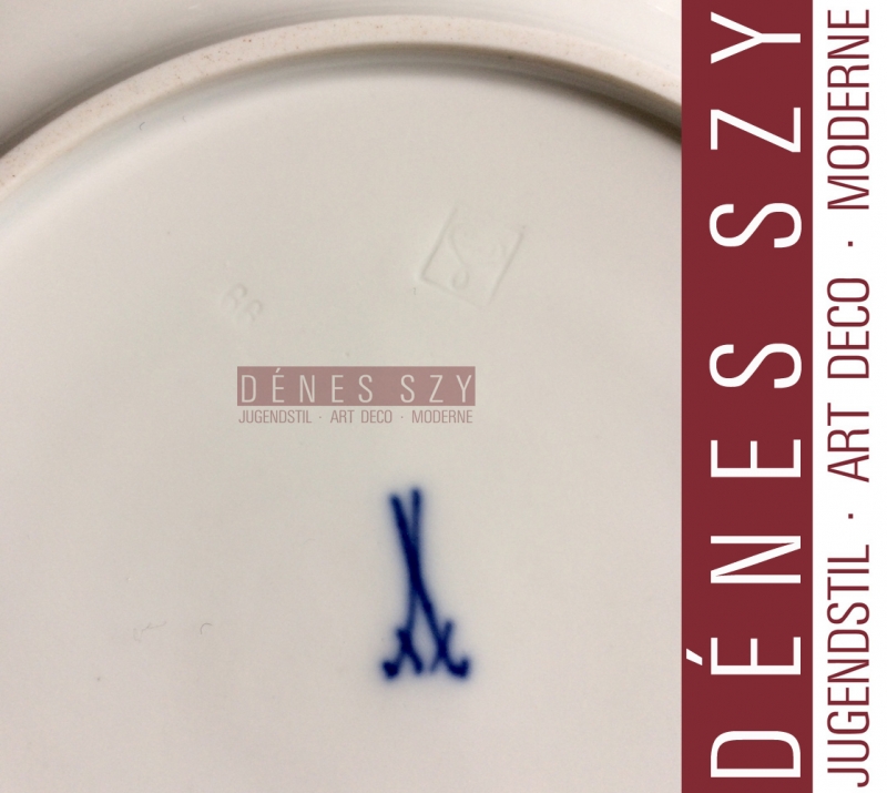 Henry van de Velde, Meissen, porcelain saucer, whiplash in gold