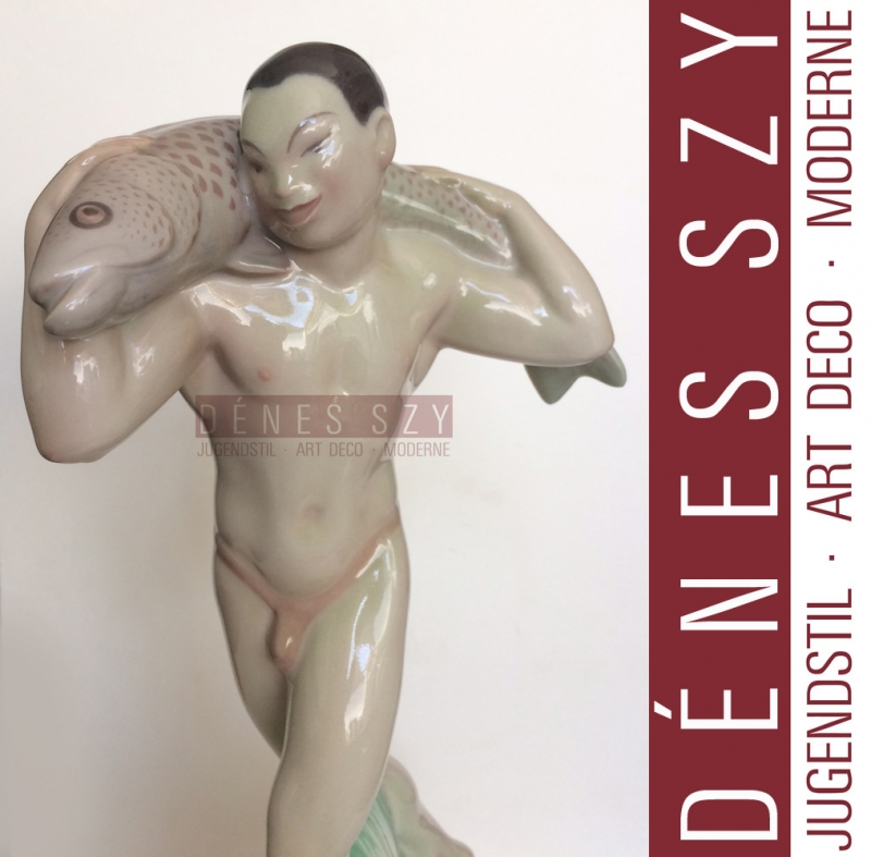 Il giapponese con un pesce, figura in porcellana di KPM Berlino