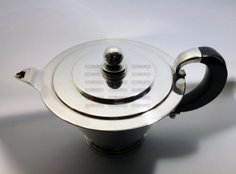 teiera Art Deco in argento Sterling di Georg Jensen collezione piramide