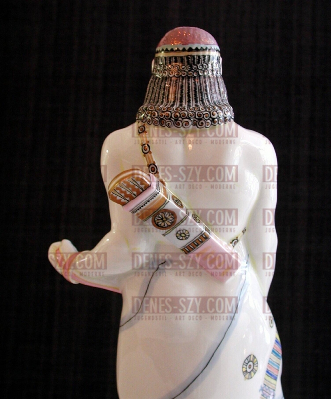 KPM Berlin Amberg Hochzeitszug porcelain figure Assyrians