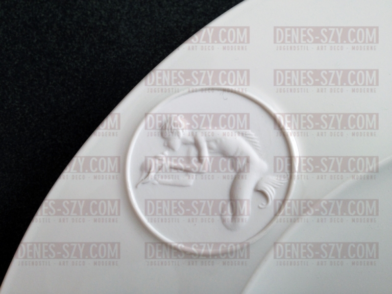 piatto fondo da zuppa in porcellana di Berlino modello Arkadia versione bianco vecchio