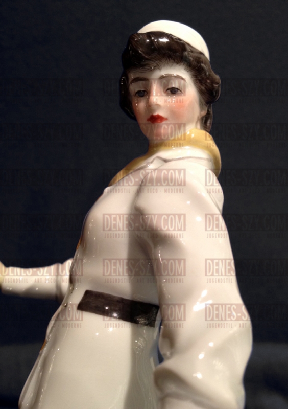 Meissen 1900, German Art Nouveau porcelain figurine skating girl