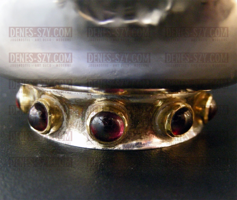 Silberbecher mit Steinen und Innenvergoldung