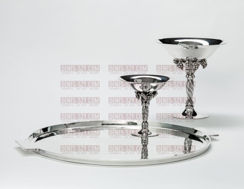 Georg Jensen argent # 263 B, une paire de piédestal bols avec un décor de vigne
