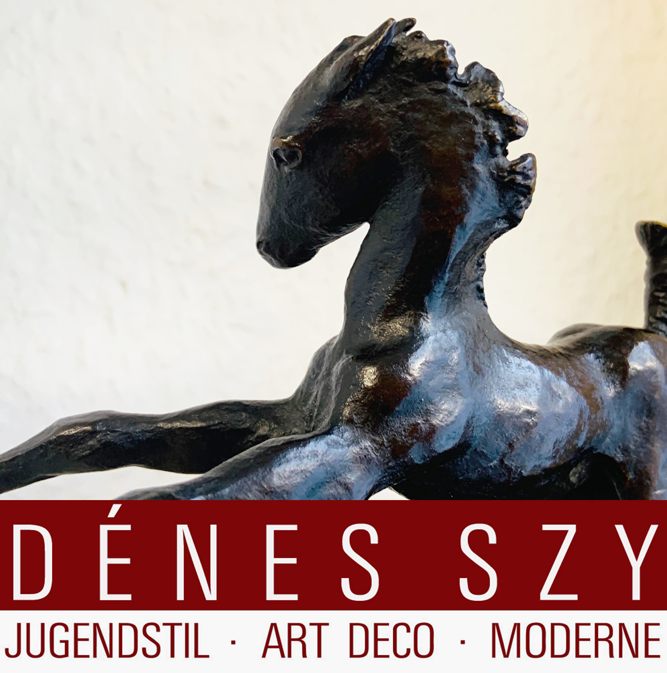 Tierfigur Art Deco, Bronzefigur Fohlen, Übermütiges Fohlen auf den Hinterbeinen springend, monogrammiert RS für Renée Sintenis, Berlin 1925.