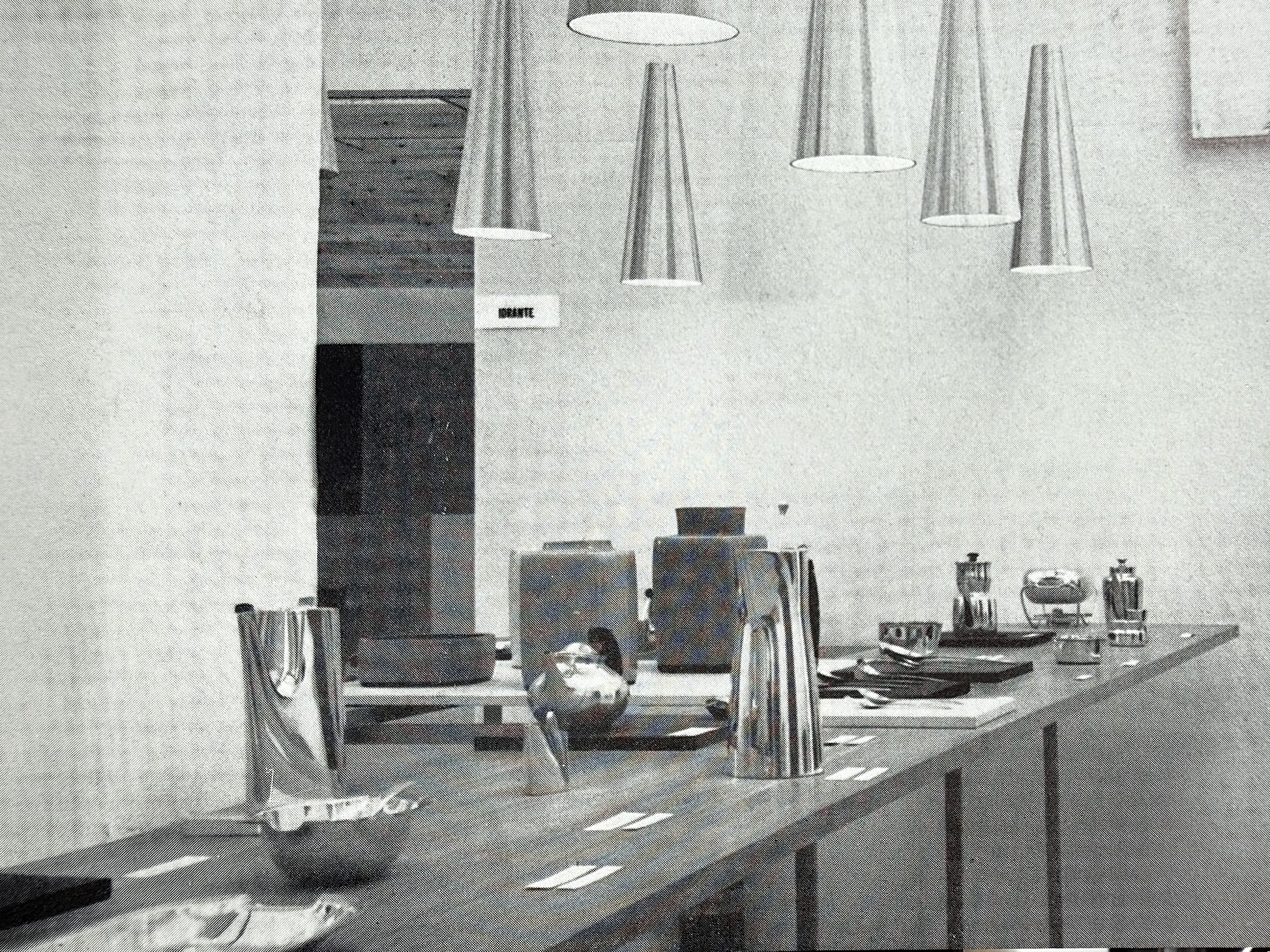 Dänische Designer-Teekanne aus Sterling Silber von Hans Bunde für Cohr, ausgestellt auf der XI. Triennale di Milano 1957 und heute durch vergleichbare Beispiele in bedeutenden Museumssammlungen vertreten.