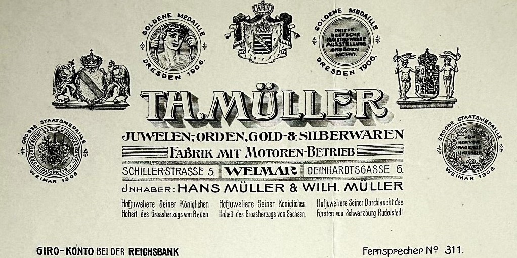 H.vd.Velde liess seine Entwürfe bei dem Hofjuwelier Theodor Müller, Weimar in Silber fertigen.
