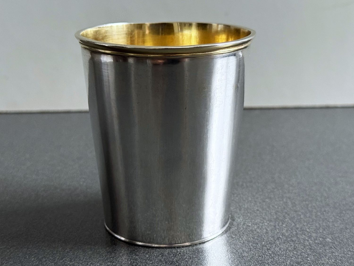 Glatter Silberbecher, teilvergoldet klassizistisch, Deutsch, um 1780–1810