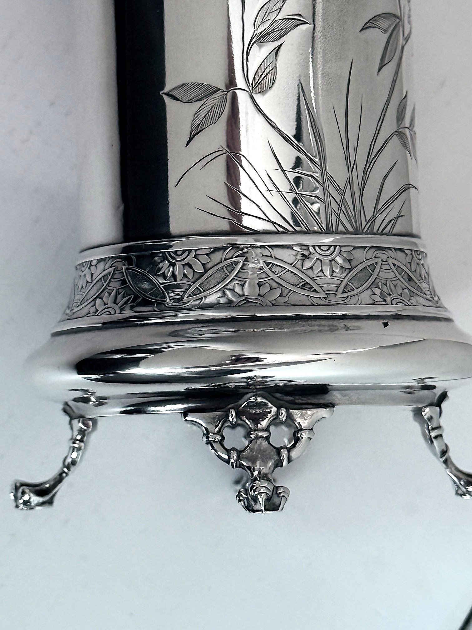 Tiffany & Co., New York, Union Square, ca. 1880–1891 Japonesque Sterling Silber Vase