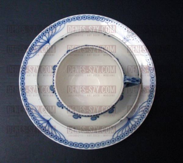 piatto da dolce in porcellana di Meissen epoca liberty modello ventaglio